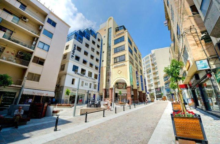 Idyllic Apartment Steps From The Promenade Sliema Exteriér fotografie