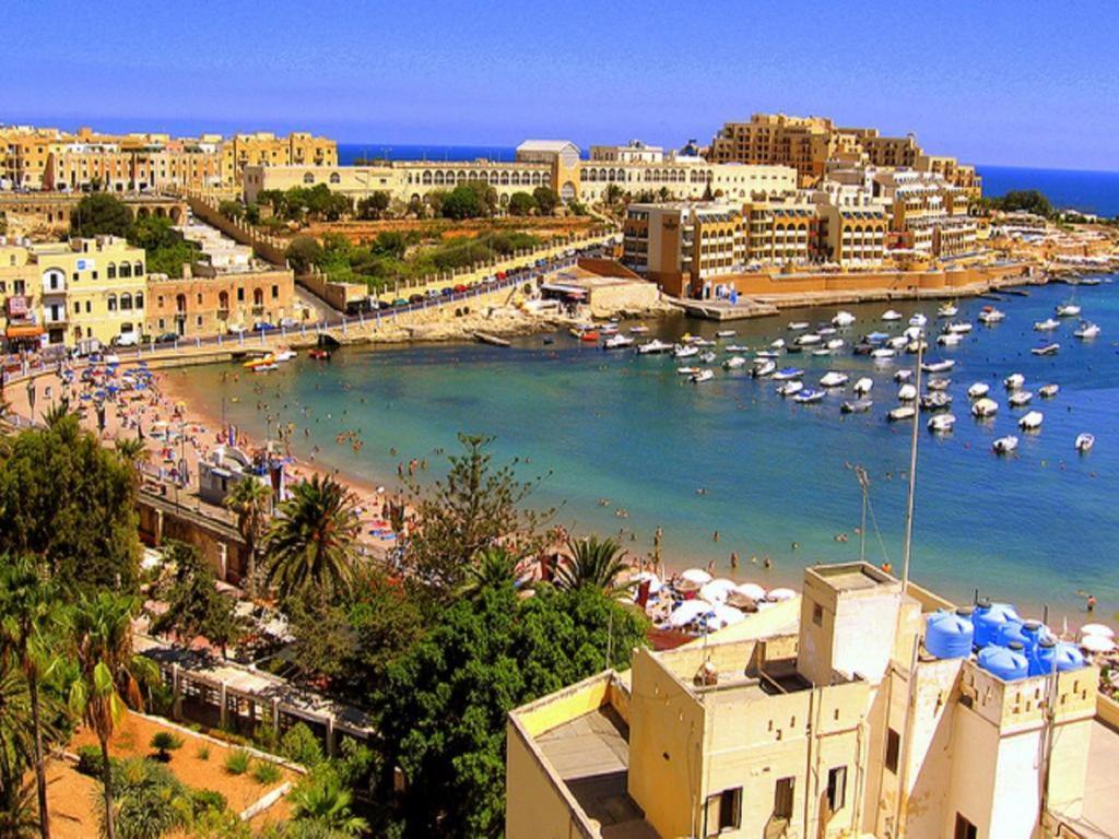 Idyllic Apartment Steps From The Promenade Sliema Exteriér fotografie