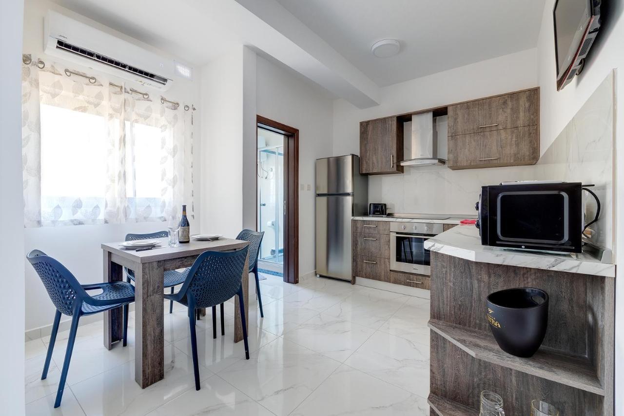 Idyllic Apartment Steps From The Promenade Sliema Exteriér fotografie