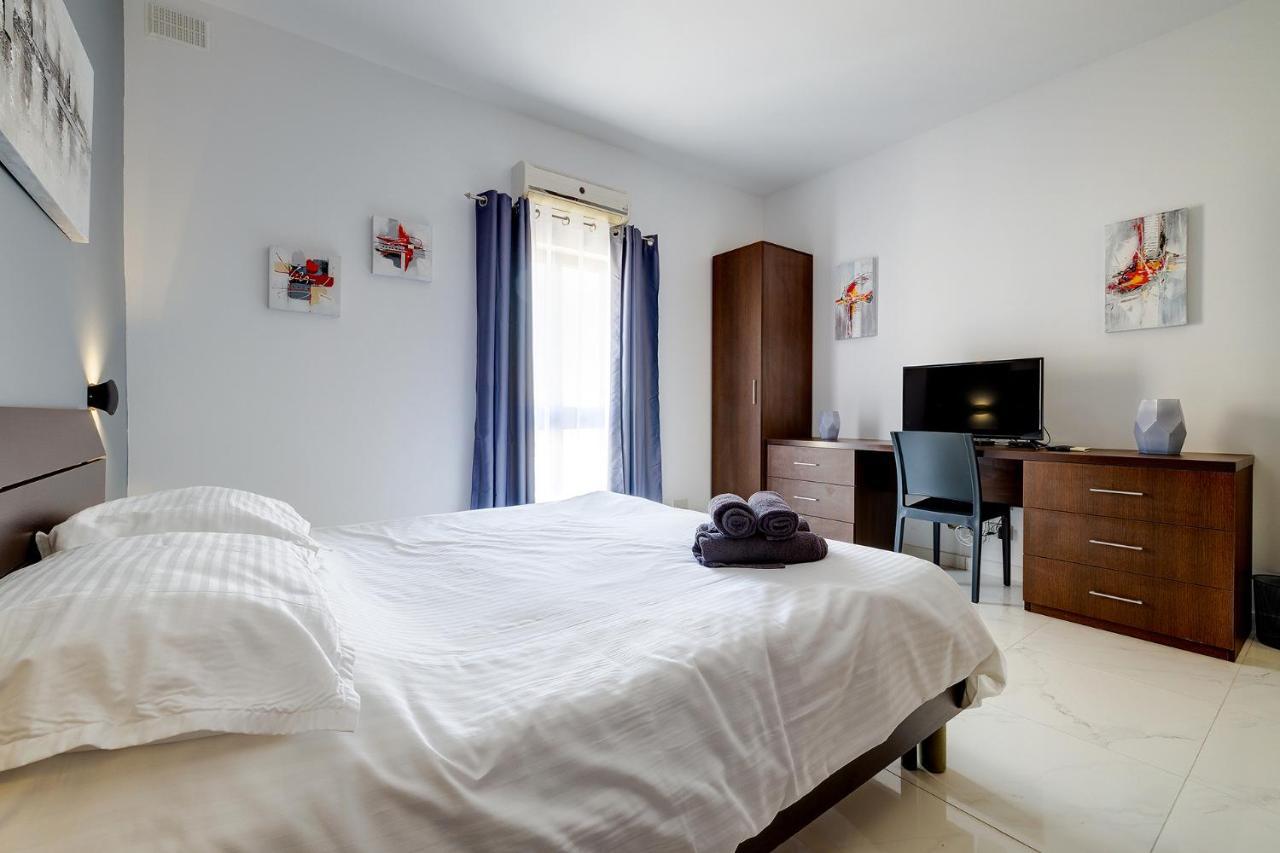 Idyllic Apartment Steps From The Promenade Sliema Exteriér fotografie