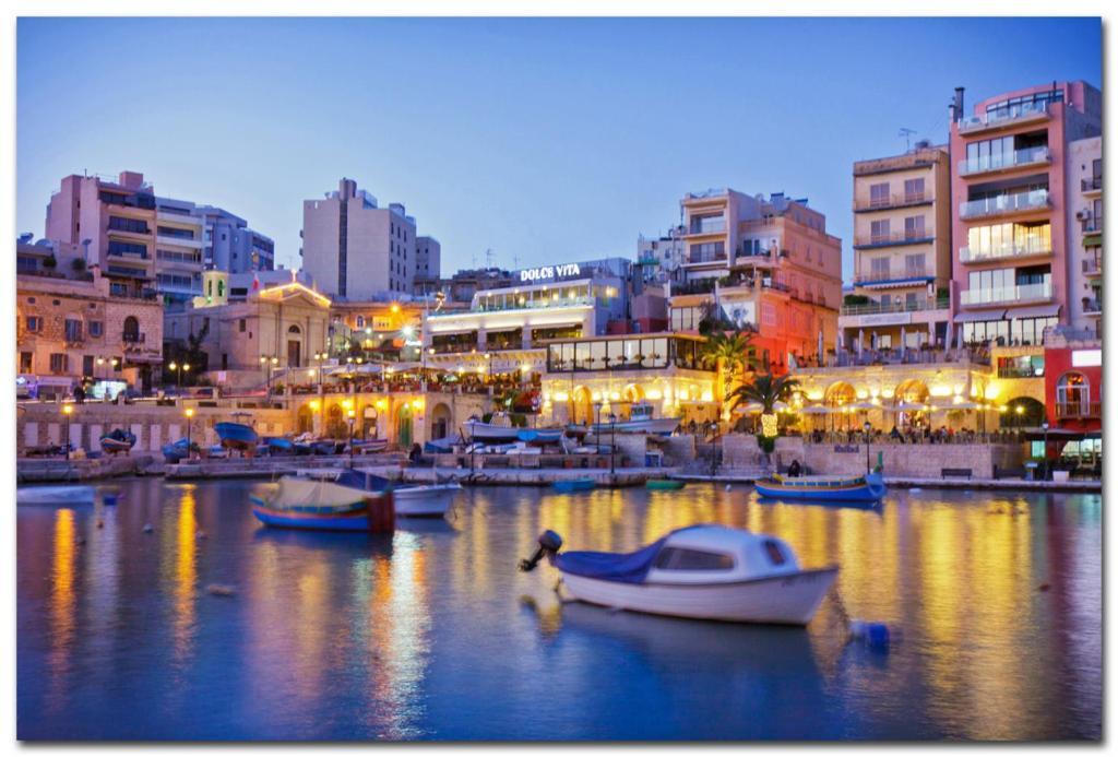 Idyllic Apartment Steps From The Promenade Sliema Exteriér fotografie