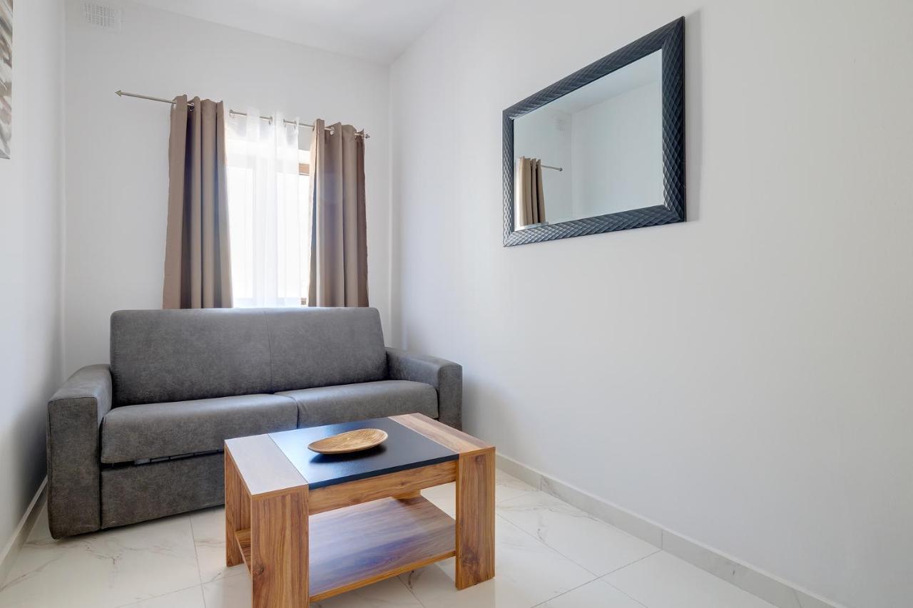 Idyllic Apartment Steps From The Promenade Sliema Exteriér fotografie