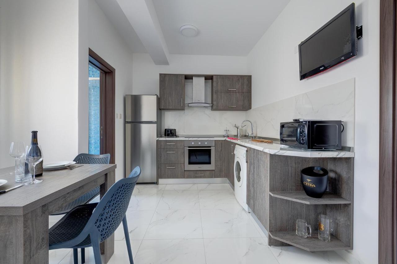 Idyllic Apartment Steps From The Promenade Sliema Exteriér fotografie